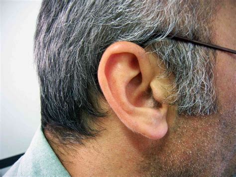 kulak içinde şişlik neden olur
